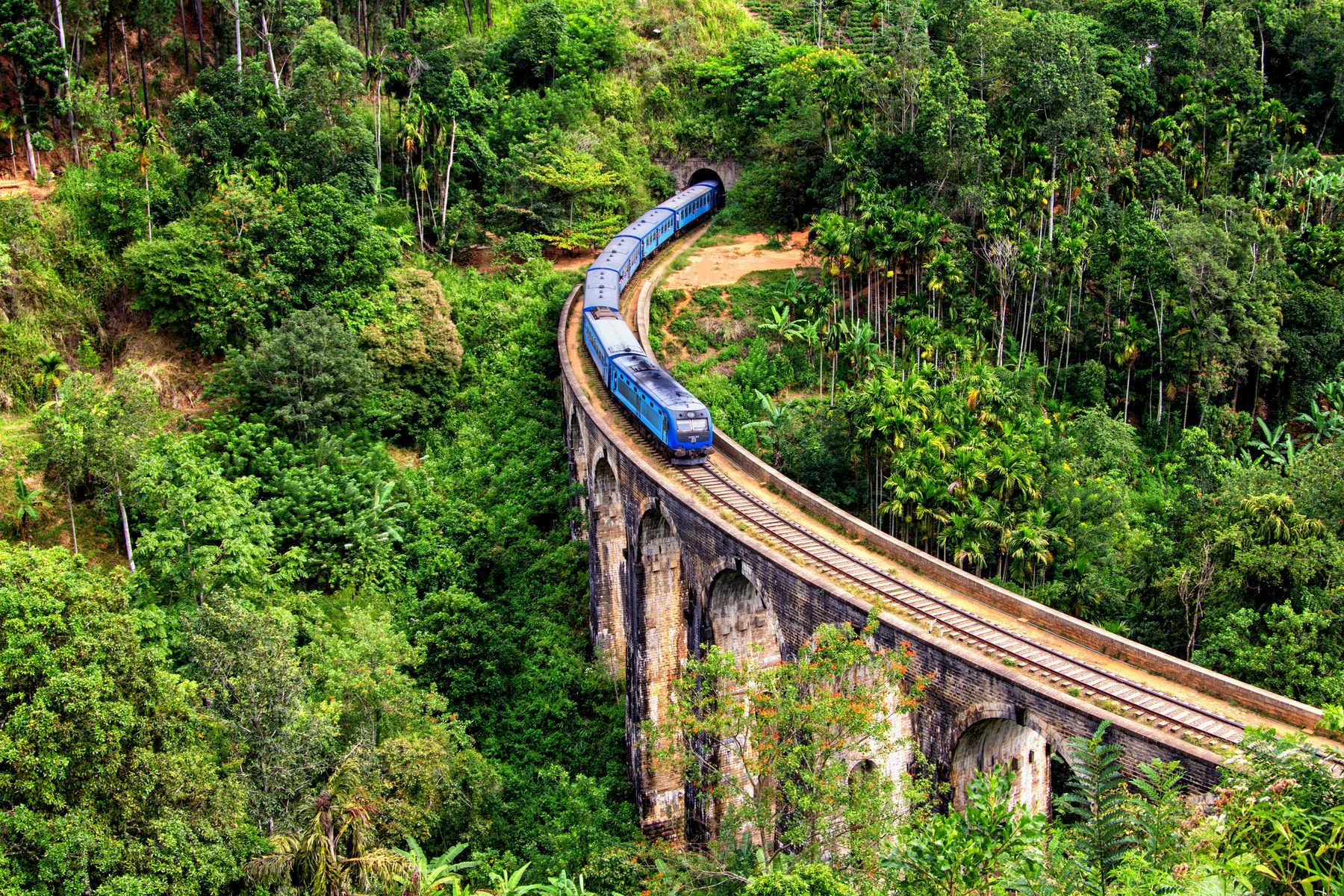 Nine Arches Bridge, Ella, surrounded by jungle, Sri Lanka